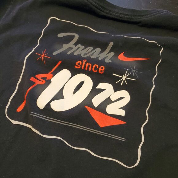 Nike Sportswear Shirt Mens Large Black Red Spellout NSW T Tee 1972 - Picture 4 of 6